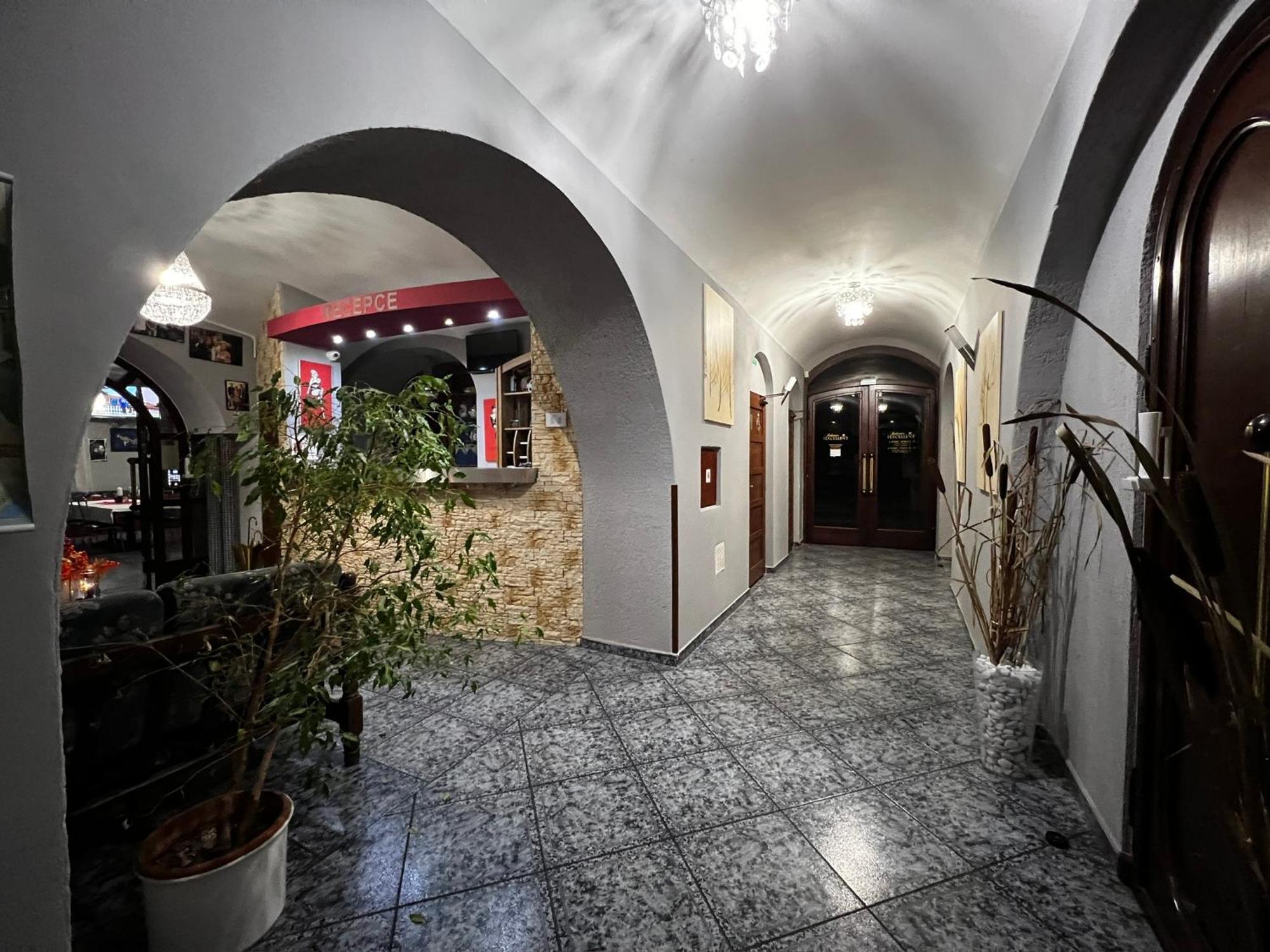 Hotel Bohemia Excellent Klášterec nad Ohří Eksteriør billede